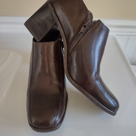 Ladies Brown High Heel Shoes - Picture 2 of 8